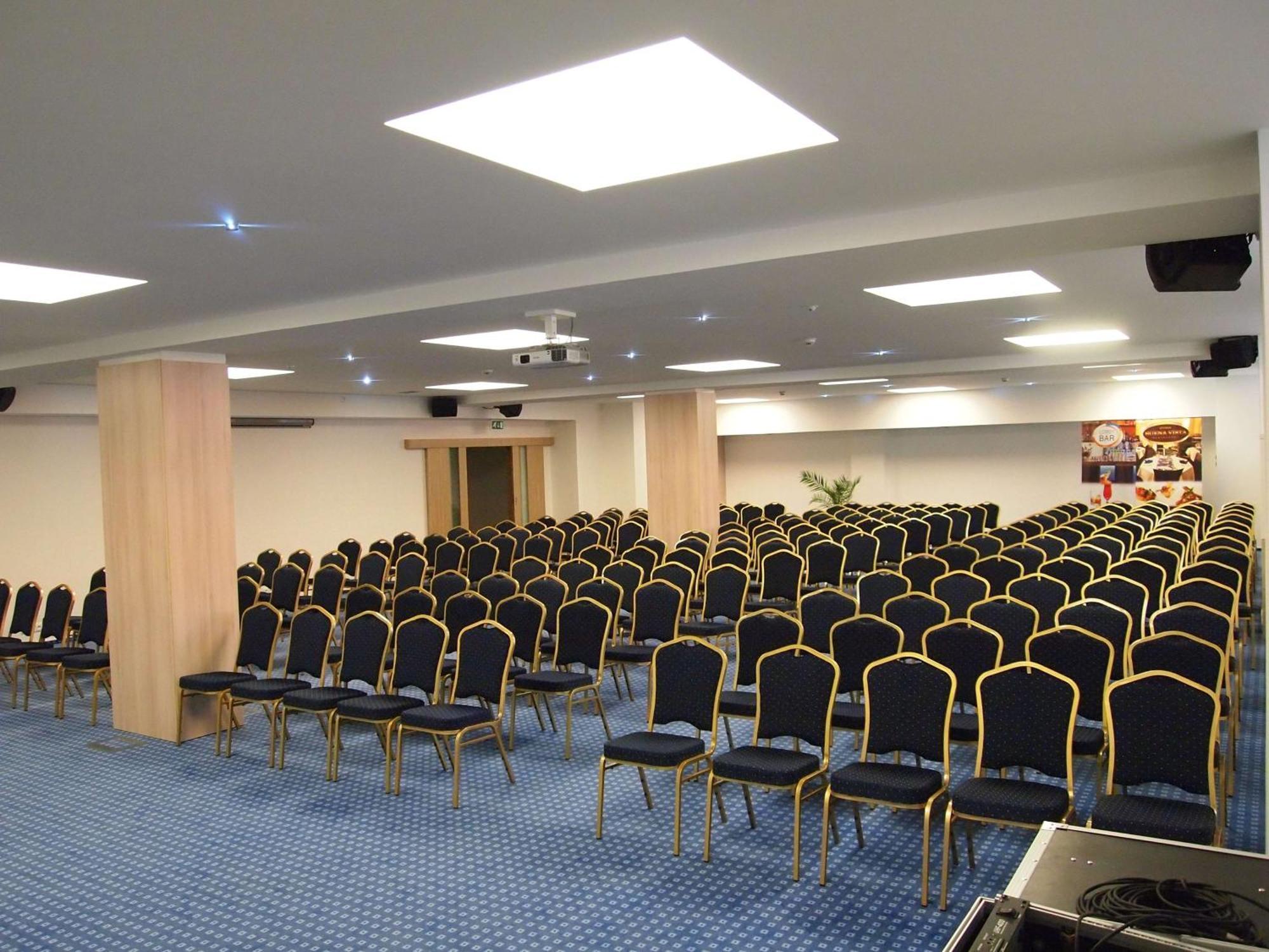 Best Western Hotel Vista Ostrava Kültér fotó